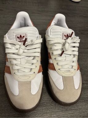 adidas Men’s White, Tan & Brown Retro Leather Sneakers